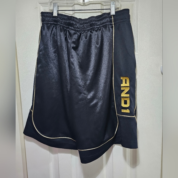 AND1 basketball shorts Size M - Picture 3 of 5